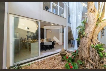 Casa à venda com 3 quartos, 340m² em Bosque da Saúde, São Paulo