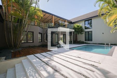 Casa de condomínio à venda com 354m², 5 quartos e 4 vagas