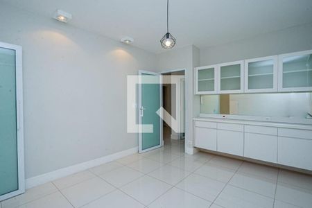 Casa à venda com 3 quartos, 331m² em Moema, São Paulo