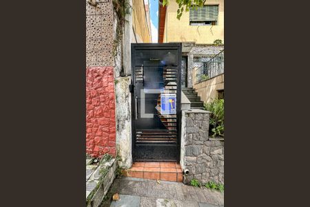 Casa à venda com 100m², 2 quartos e sem vaga Casa à venda com 100m², 2 quartos e sem vagaFachada