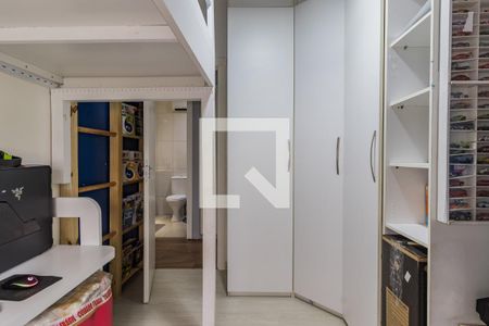 Dormitório 2 de apartamento à venda com 2 quartos, 65m² em Vila Ipiranga, Porto Alegre