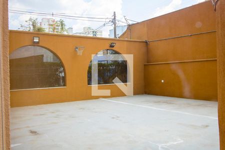 Apartamento à venda com 170m², 4 quartos e 2 vagas Apartamento à venda com 170m², 4 quartos e 2 vagasÁrea comum - Quadra esportiva