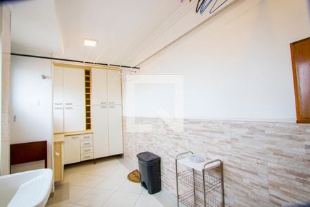 Apartamento à venda com 170m², 4 quartos e 2 vagas Apartamento à venda com 170m², 4 quartos e 2 vagasÁrea de serviço