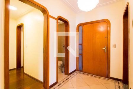 Apartamento à venda com 170m², 4 quartos e 2 vagas Apartamento à venda com 170m², 4 quartos e 2 vagasHall social