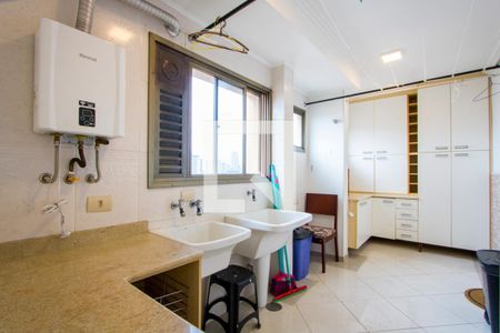 Apartamento à venda com 170m², 4 quartos e 2 vagas Apartamento à venda com 170m², 4 quartos e 2 vagasÁrea de serviço