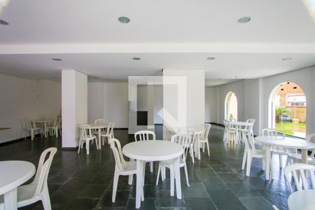 Apartamento à venda com 170m², 4 quartos e 2 vagas Apartamento à venda com 170m², 4 quartos e 2 vagasÁrea comum - Salão de festas