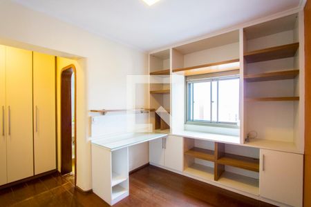 Apartamento à venda com 170m², 4 quartos e 2 vagas Apartamento à venda com 170m², 4 quartos e 2 vagasQuarto 2 - Suíte