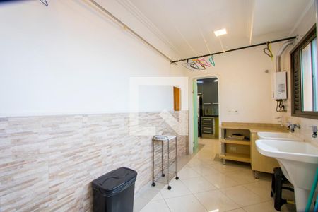 Apartamento à venda com 170m², 4 quartos e 2 vagas Apartamento à venda com 170m², 4 quartos e 2 vagasÁrea de serviço