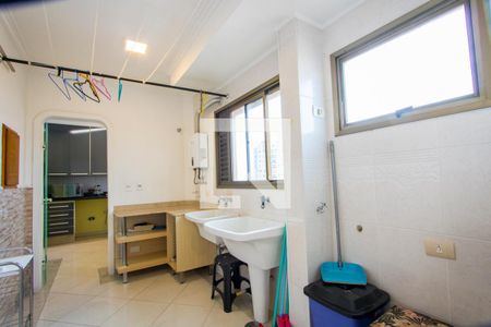 Apartamento à venda com 170m², 4 quartos e 2 vagas Apartamento à venda com 170m², 4 quartos e 2 vagasÁrea de serviço