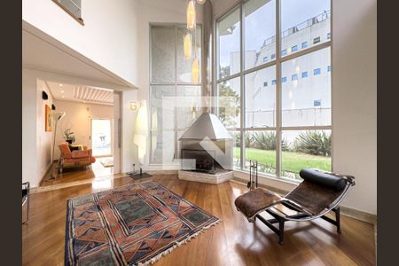 Casa à venda com 4 quartos, 560m² em Alto de Pinheiros, São Paulo