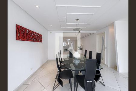 Casa à venda com 4 quartos, 560m² em Alto de Pinheiros, São Paulo