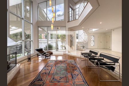 Casa à venda com 4 quartos, 560m² em Alto de Pinheiros, São Paulo