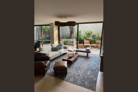 Casa de Condomínio à venda com 3 quartos, 341m² em Santo Amaro, São Paulo