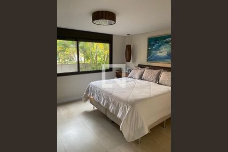 Casa de Condomínio à venda com 3 quartos, 341m² em Santo Amaro, São Paulo