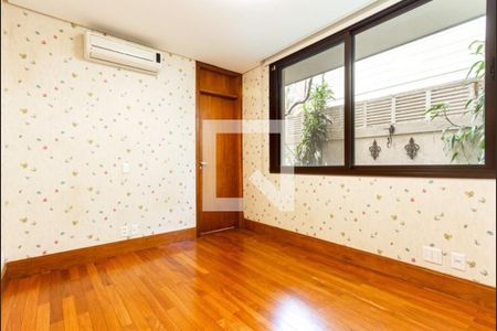 Casa à venda com 4 quartos, 543m² em Alto de Pinheiros, São Paulo