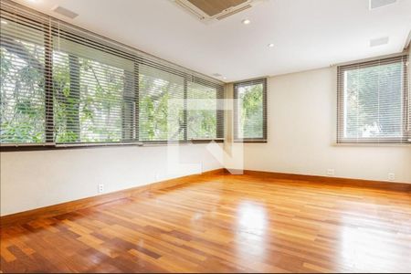 Casa à venda com 543m², 4 quartos e 2 vagas