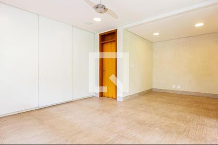 Casa à venda com 543m², 4 quartos e 2 vagas