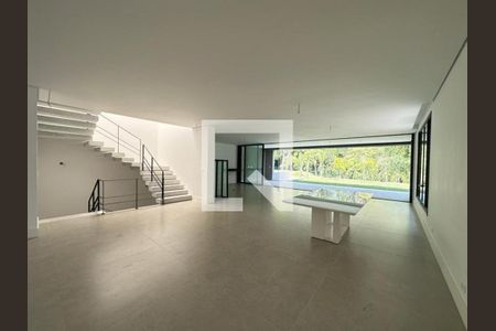 Casa à venda com 4 quartos, 828m² em Granja Julieta, São Paulo
