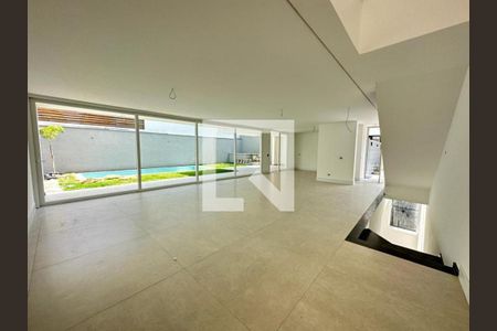Casa à venda com 4 quartos, 450m² em Campo Belo, São Paulo