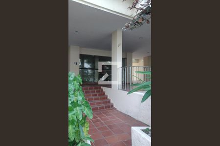 Apartamento para alugar com 66m², 2 quartos e 1 vagaFachada e portaria