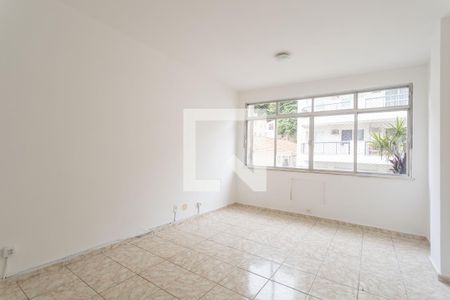 Apartamento para alugar com 66m², 2 quartos e 1 vagaSala