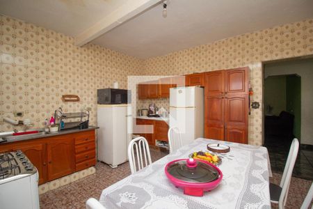 Casa à venda com 178m², 2 quartos e 3 vagas Casa à venda com 178m², 2 quartos e 3 vagasCozinha