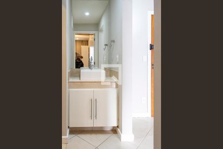 Lavabo de apartamento para alugar com 1 quarto, 58m² em Barra da Tijuca, Rio de Janeiro