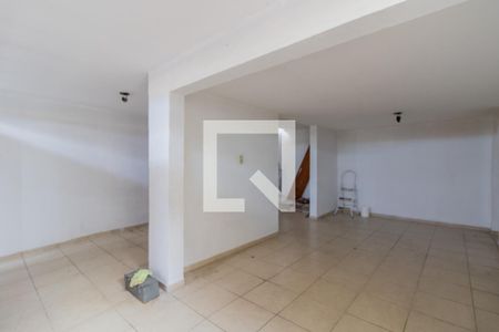 Casa para alugar com 160m², 2 quartos e 2 vagas Casa para alugar com 160m², 2 quartos e 2 vagasGaragem
