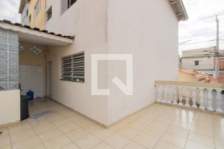 Casa para alugar com 160m², 2 quartos e 2 vagas Casa para alugar com 160m², 2 quartos e 2 vagasVaranda