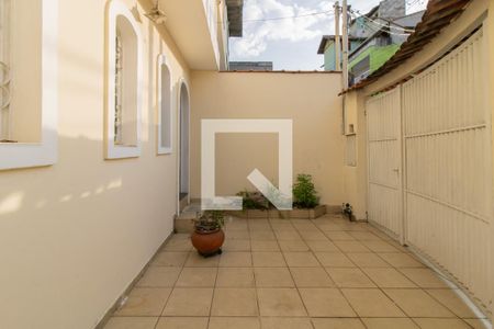 Casa para alugar com 160m², 2 quartos e 2 vagas Casa para alugar com 160m², 2 quartos e 2 vagasEntrada