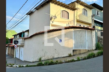 Casa para alugar com 160m², 2 quartos e 2 vagas Casa para alugar com 160m², 2 quartos e 2 vagasFachada