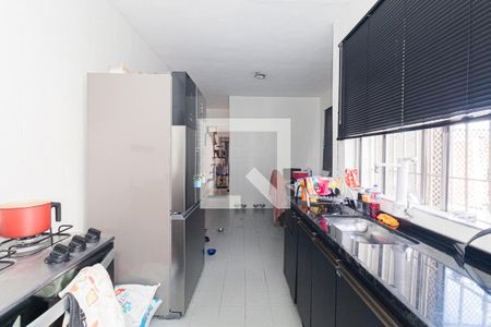 Casa à venda com 159m², 6 quartos e 2 vagasCasa 3 cozinha