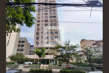 Apartamento à venda com 72m², 2 quartos e 1 vagaFachada e portaria