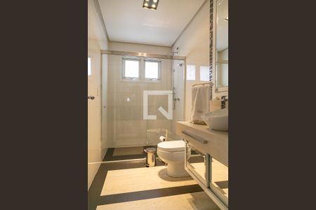 Casa à venda com 470m², 5 quartos e sem vaga Casa à venda com 470m², 5 quartos e sem vagaBanheiro Corredor