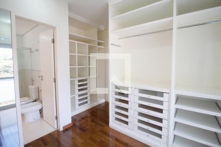 Casa de condomínio à venda com 340m², 4 quartos e 4 vagasCloset da suíte 1