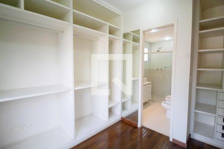 Casa de condomínio à venda com 340m², 4 quartos e 4 vagasCloset da suíte 1