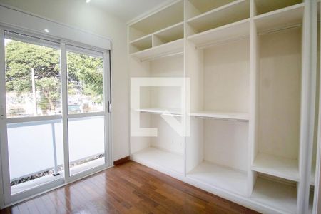 Casa de condomínio à venda com 340m², 4 quartos e 4 vagasCloset da suíte 1