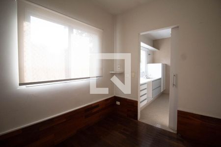 Casa de condomínio à venda com 340m², 4 quartos e 4 vagasCopa