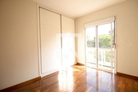 Casa de condomínio à venda com 340m², 4 quartos e 4 vagasSuíte 3