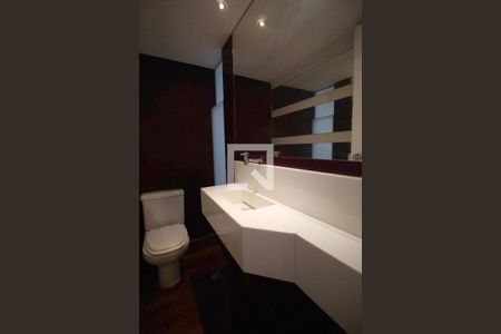 Casa de condomínio à venda com 340m², 4 quartos e 4 vagasLavabo