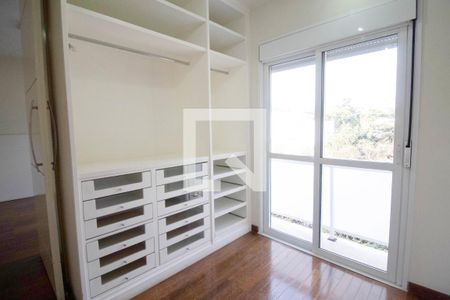 Casa de condomínio à venda com 340m², 4 quartos e 4 vagasCloset da suíte 1