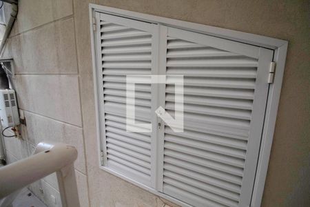 Casa de condomínio à venda com 340m², 4 quartos e 4 vagasDepósito