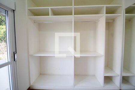 Casa de condomínio à venda com 340m², 4 quartos e 4 vagasCloset da suíte 1
