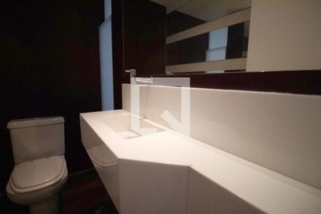 Casa de condomínio à venda com 340m², 4 quartos e 4 vagasLavabo