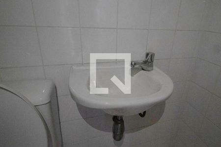 Casa de condomínio à venda com 340m², 4 quartos e 4 vagasBanheiro de Serviço