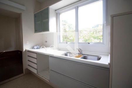 Casa de condomínio à venda com 340m², 4 quartos e 4 vagasCozinha