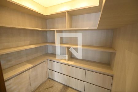 Closet de apartamento para alugar com 3 quartos, 195m² em Setor Bueno, Goiânia