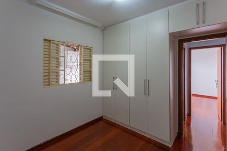 Quarto 1 de casa para alugar com 3 quartos, 98m² em Santa Amélia, Belo Horizonte