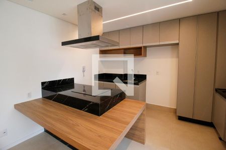 Sala  de apartamento para alugar com 1 quarto, 44m² em Lourdes, Belo Horizonte