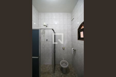 Banheiro de casa para alugar com 2 quartos, 75m² em Jardim das Oliveiras, São Paulo